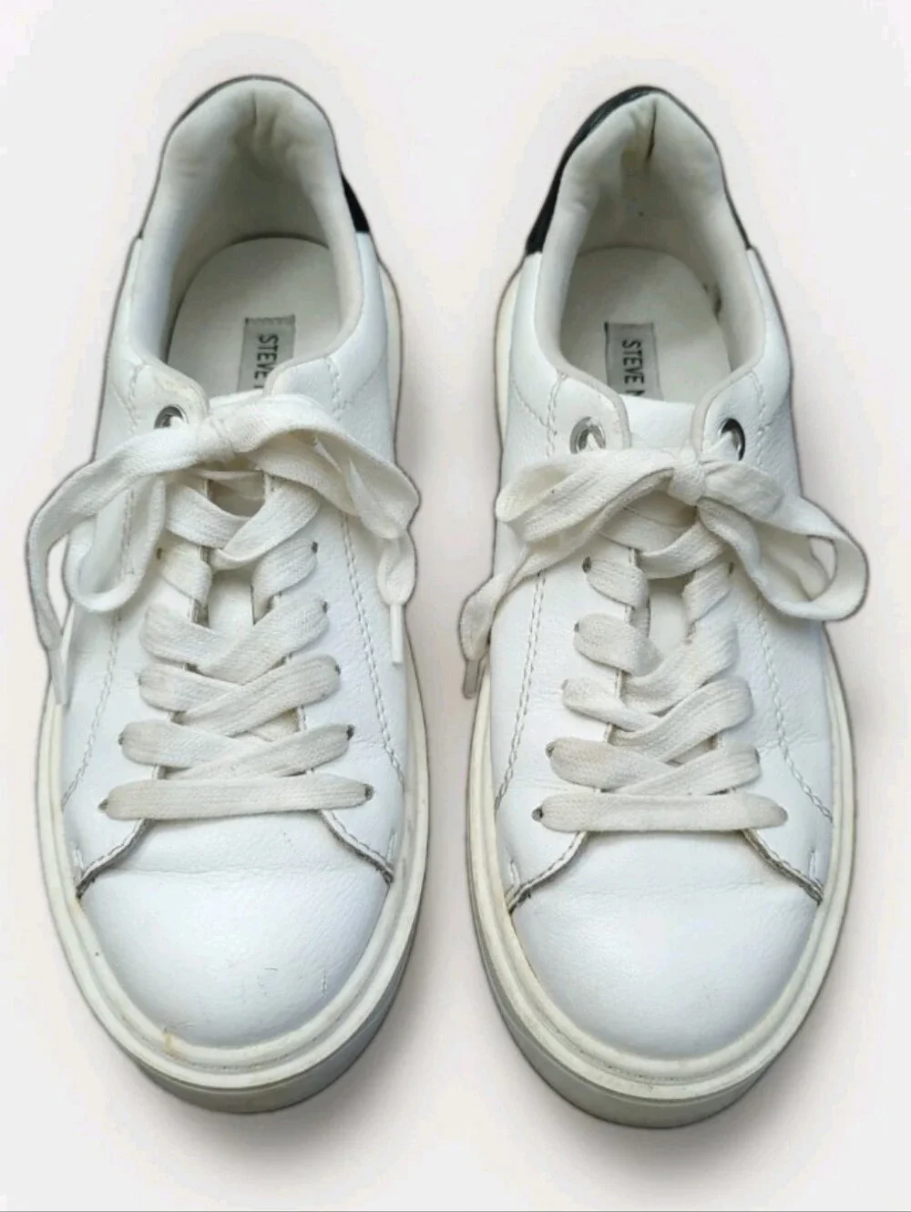 Steve Madden Black/White Pre Loved Womens Tennis Shoes Size 8M
